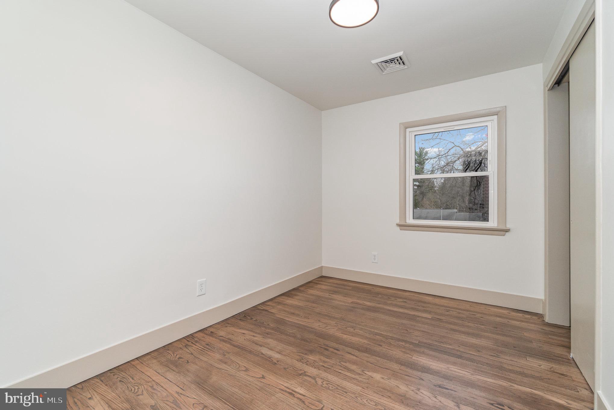 HUNTERS POINT - Residential