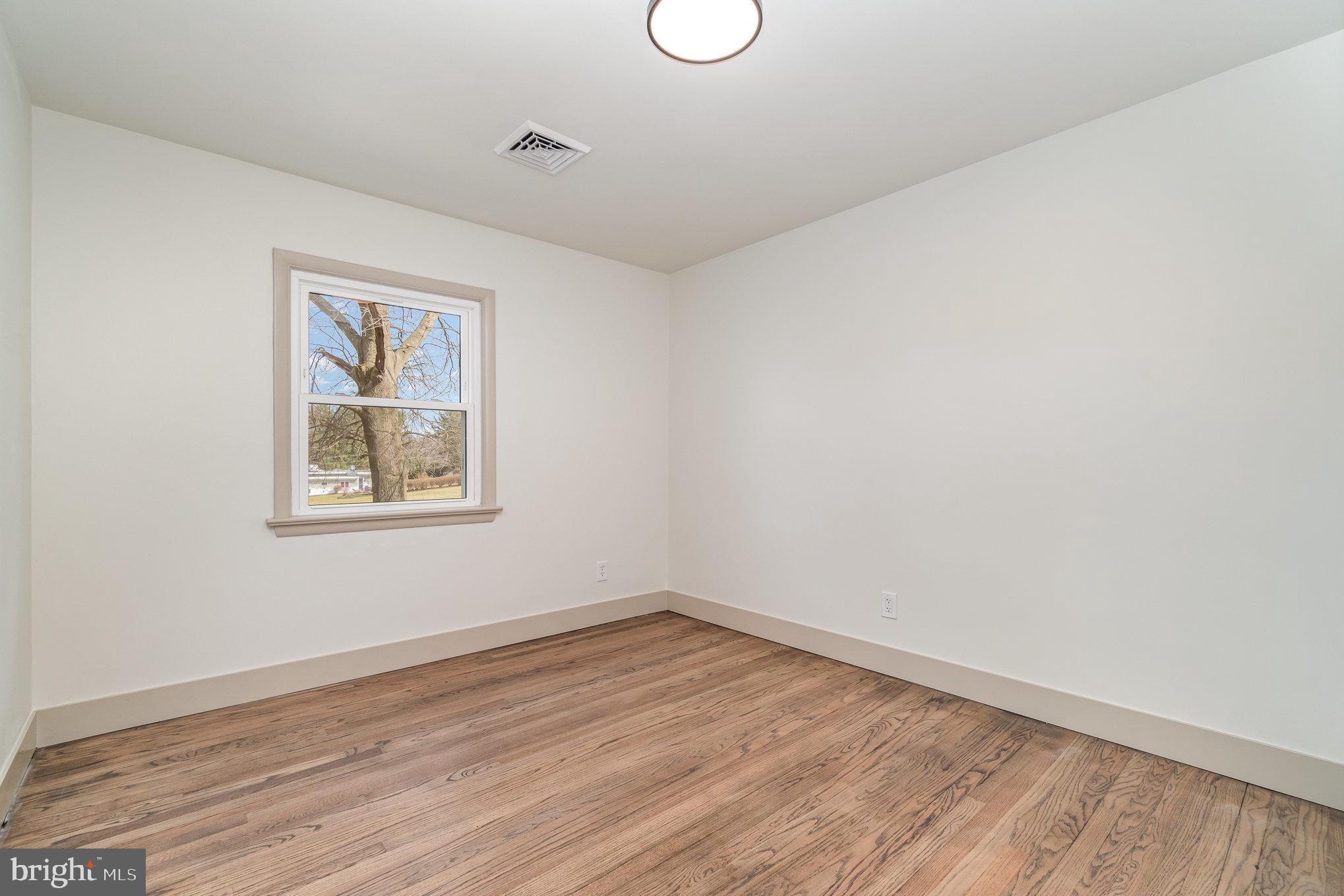 HUNTERS POINT - Residential