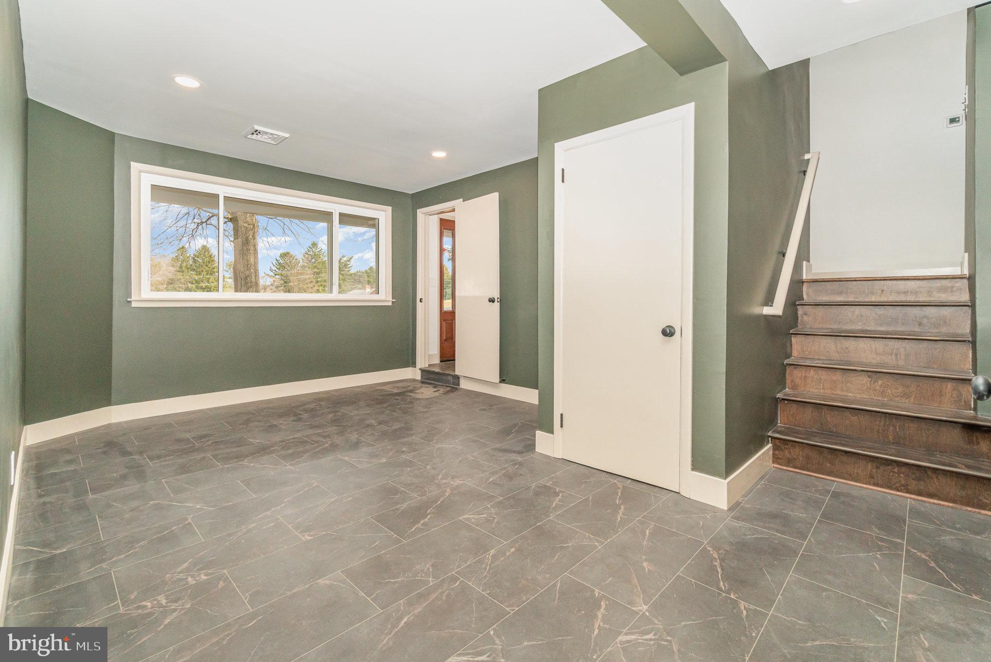 HUNTERS POINT - Residential