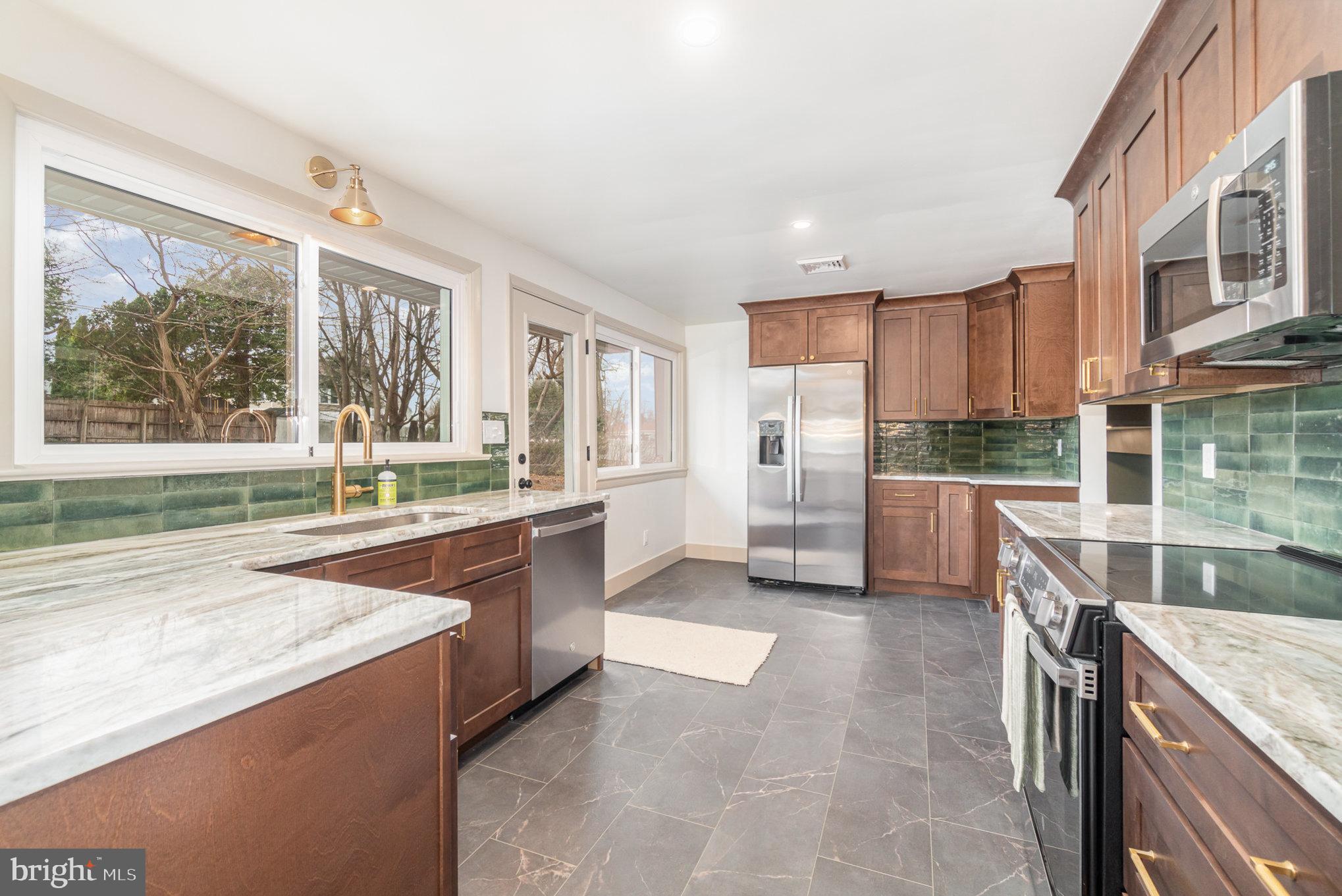 HUNTERS POINT - Residential