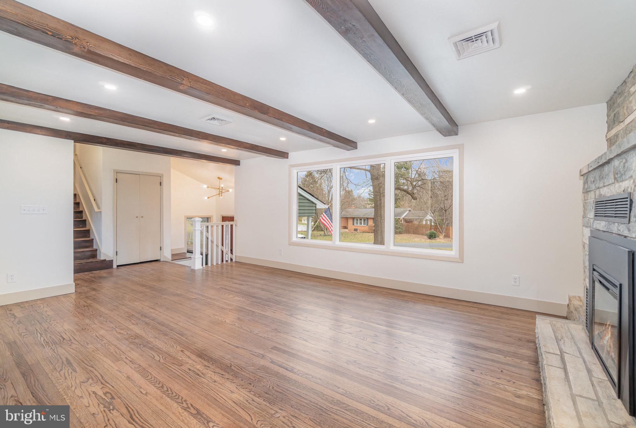 HUNTERS POINT - Residential