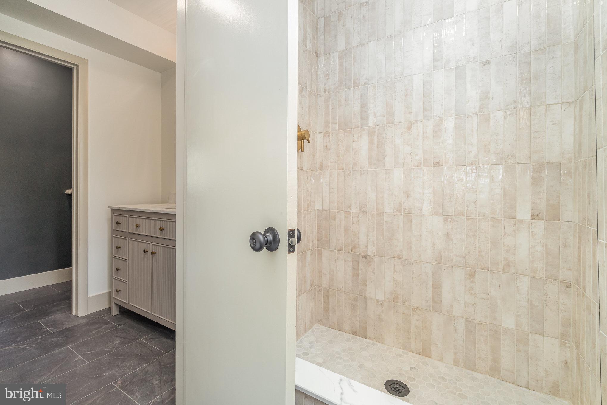 HUNTERS POINT - Residential