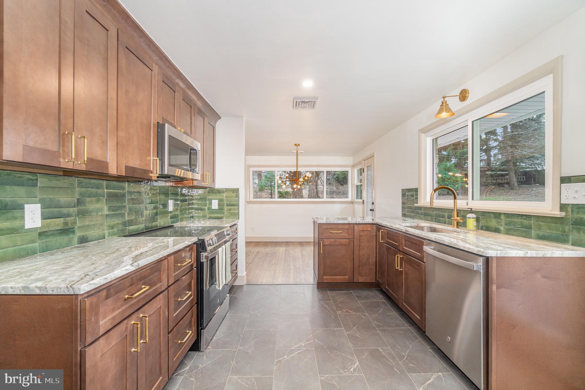 HUNTERS POINT - Residential