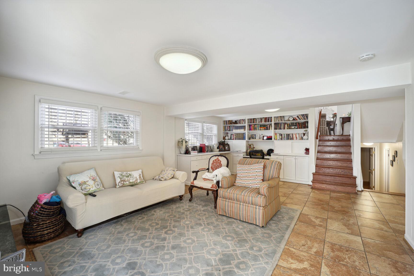 HILLANDALE FOREST - Residential