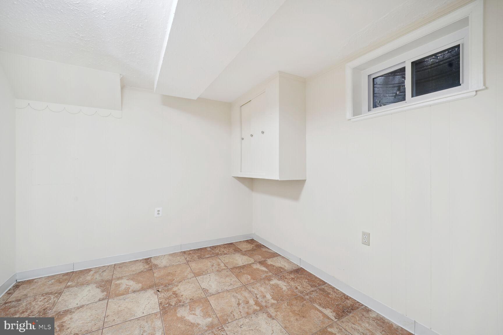 HILLANDALE FOREST - Residential