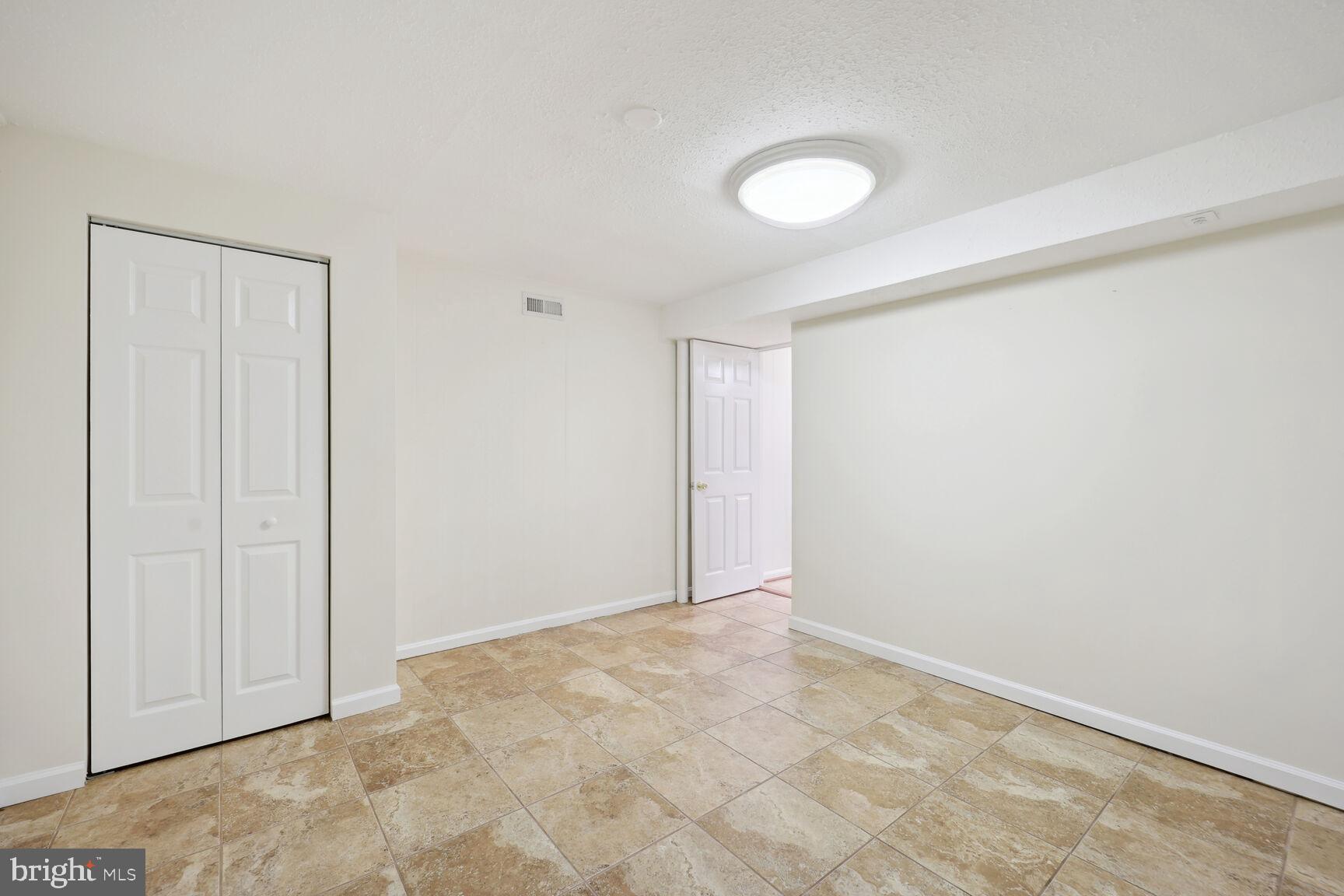 HILLANDALE FOREST - Residential