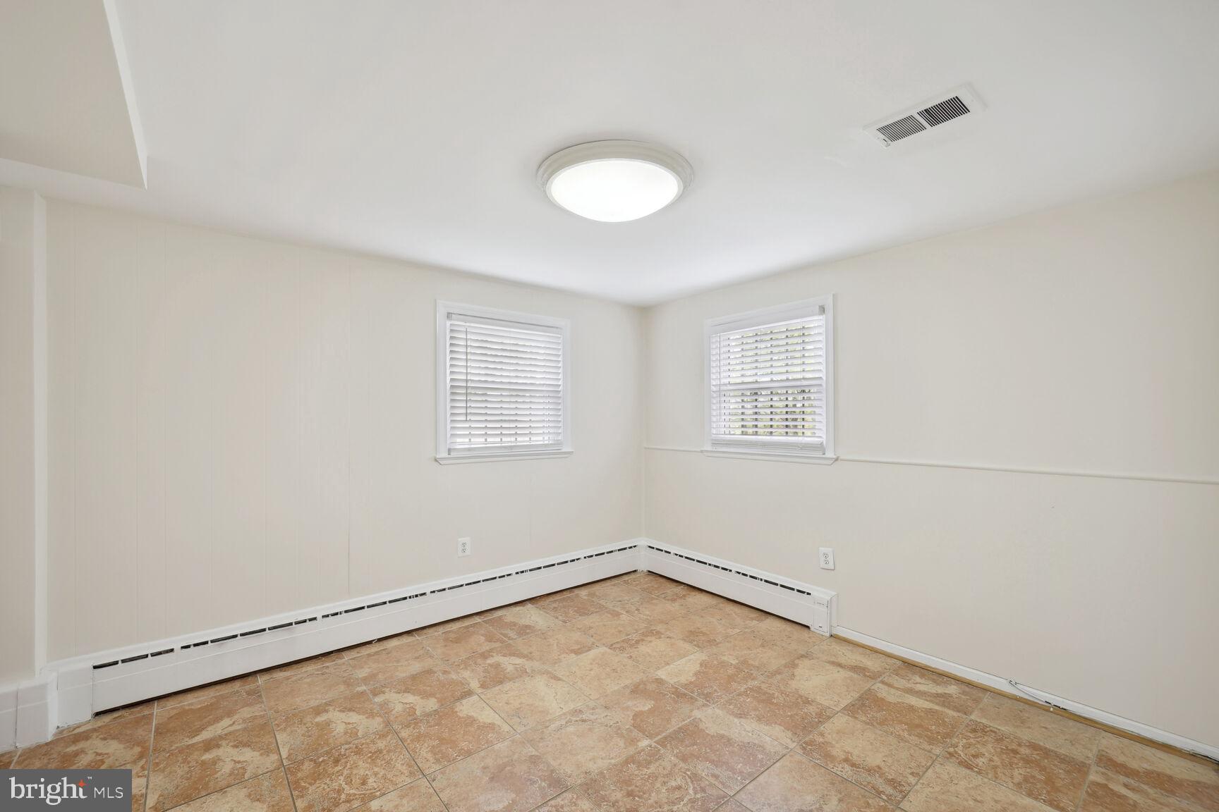 HILLANDALE FOREST - Residential