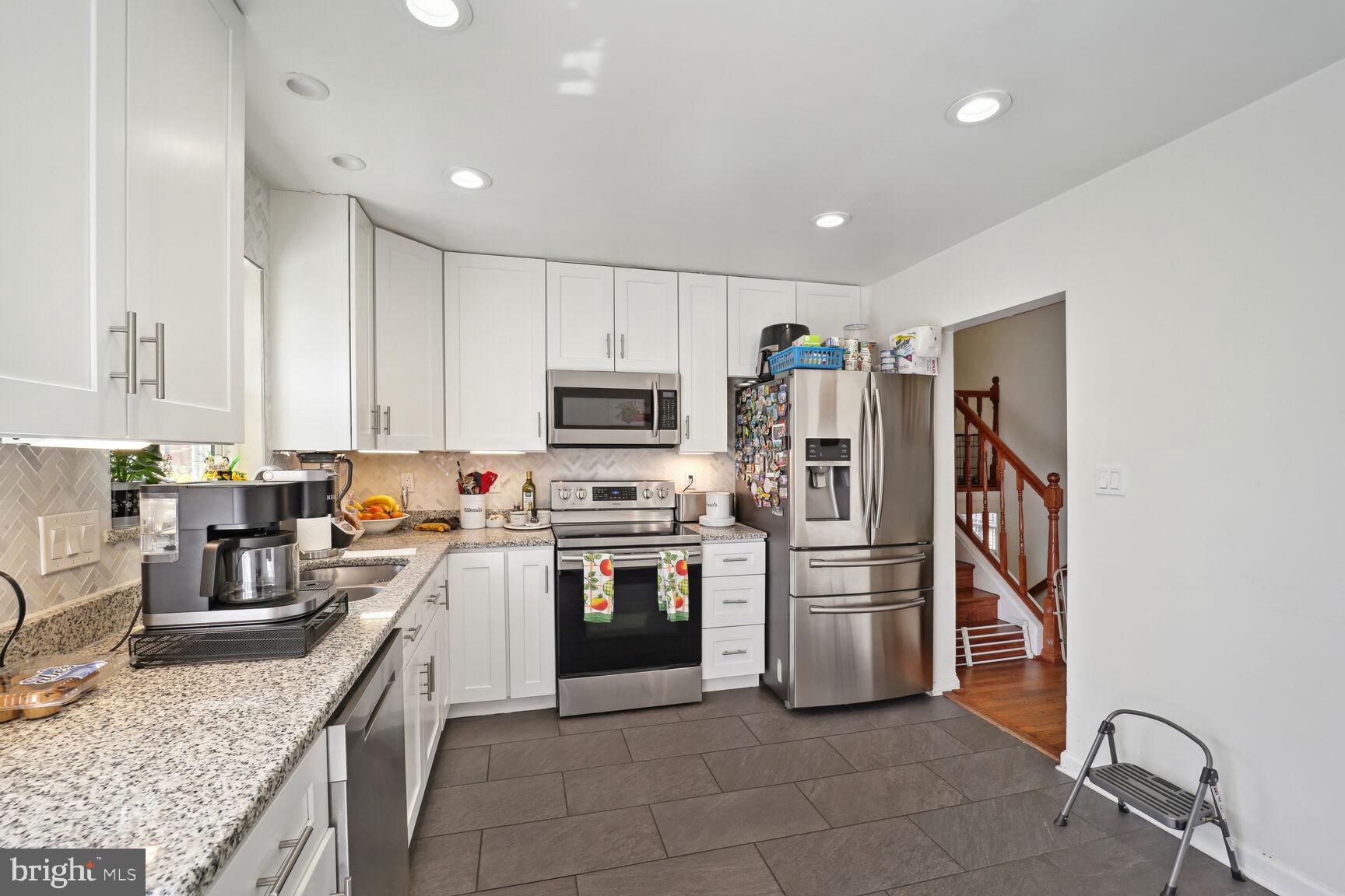 HILLANDALE FOREST - Residential