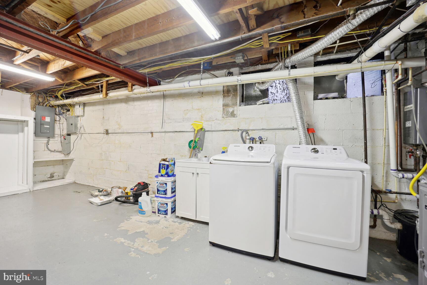 HILLANDALE FOREST - Residential