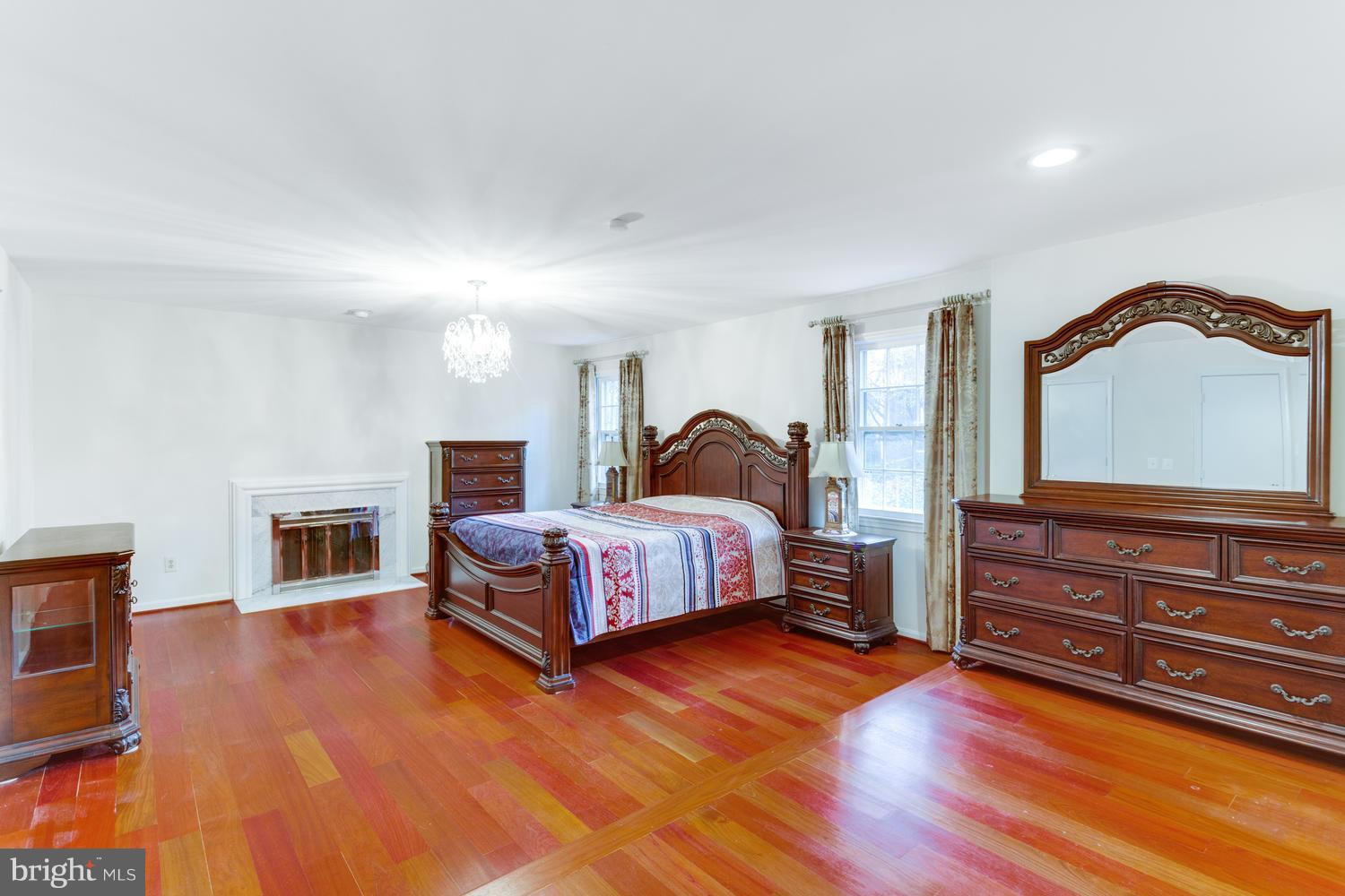 TIMBERLY SOUTH - Residential Lease