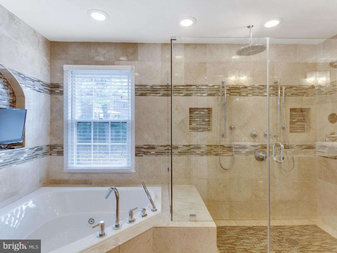 TIMBERLY SOUTH - Residential Lease