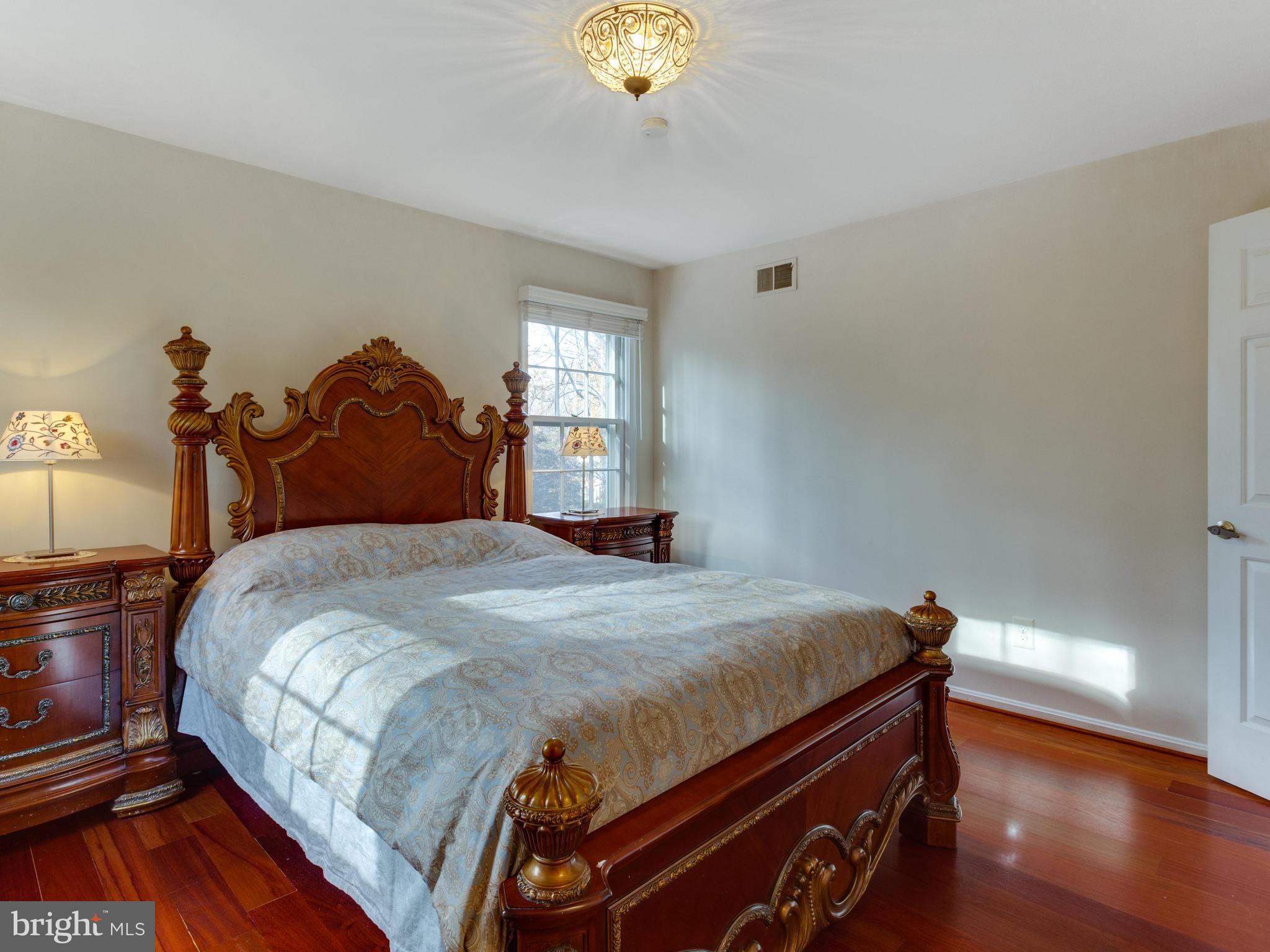 TIMBERLY SOUTH - Residential Lease