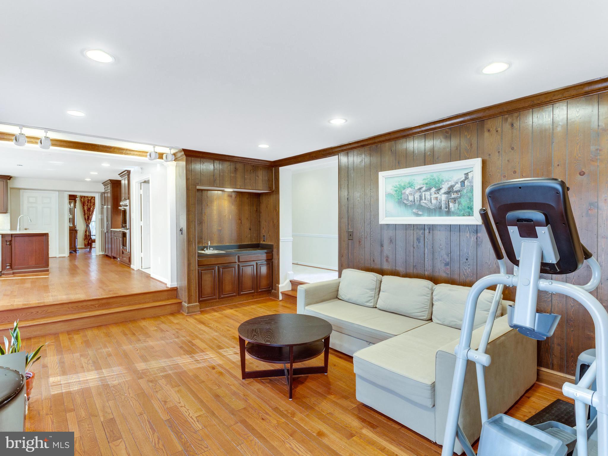 TIMBERLY SOUTH - Residential Lease