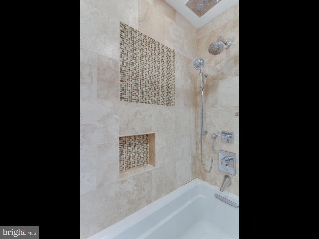 TIMBERLY SOUTH - Residential Lease