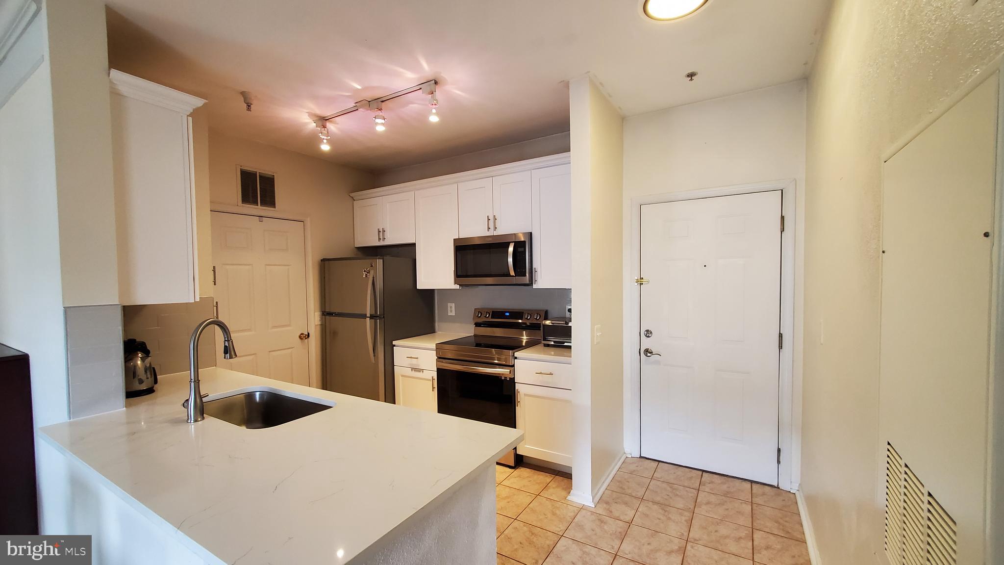 GATES OF MCLEAN - Residential Lease