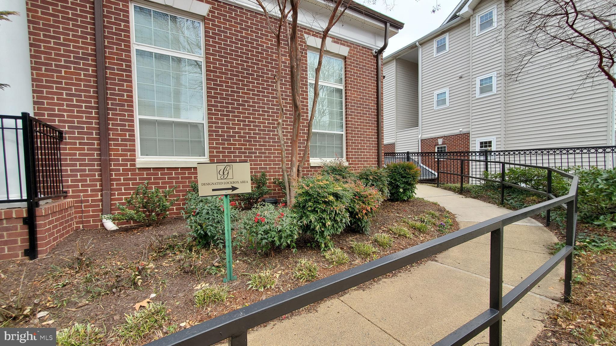 GATES OF MCLEAN - Residential Lease