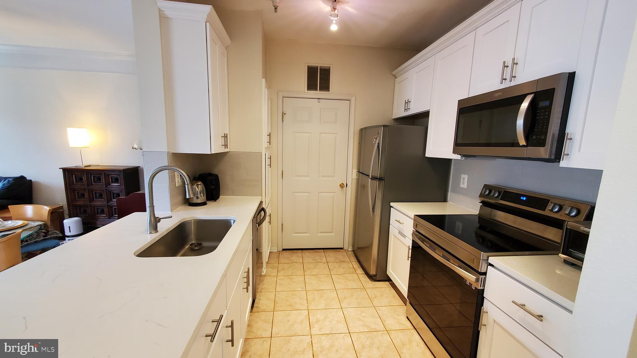 GATES OF MCLEAN - Residential Lease