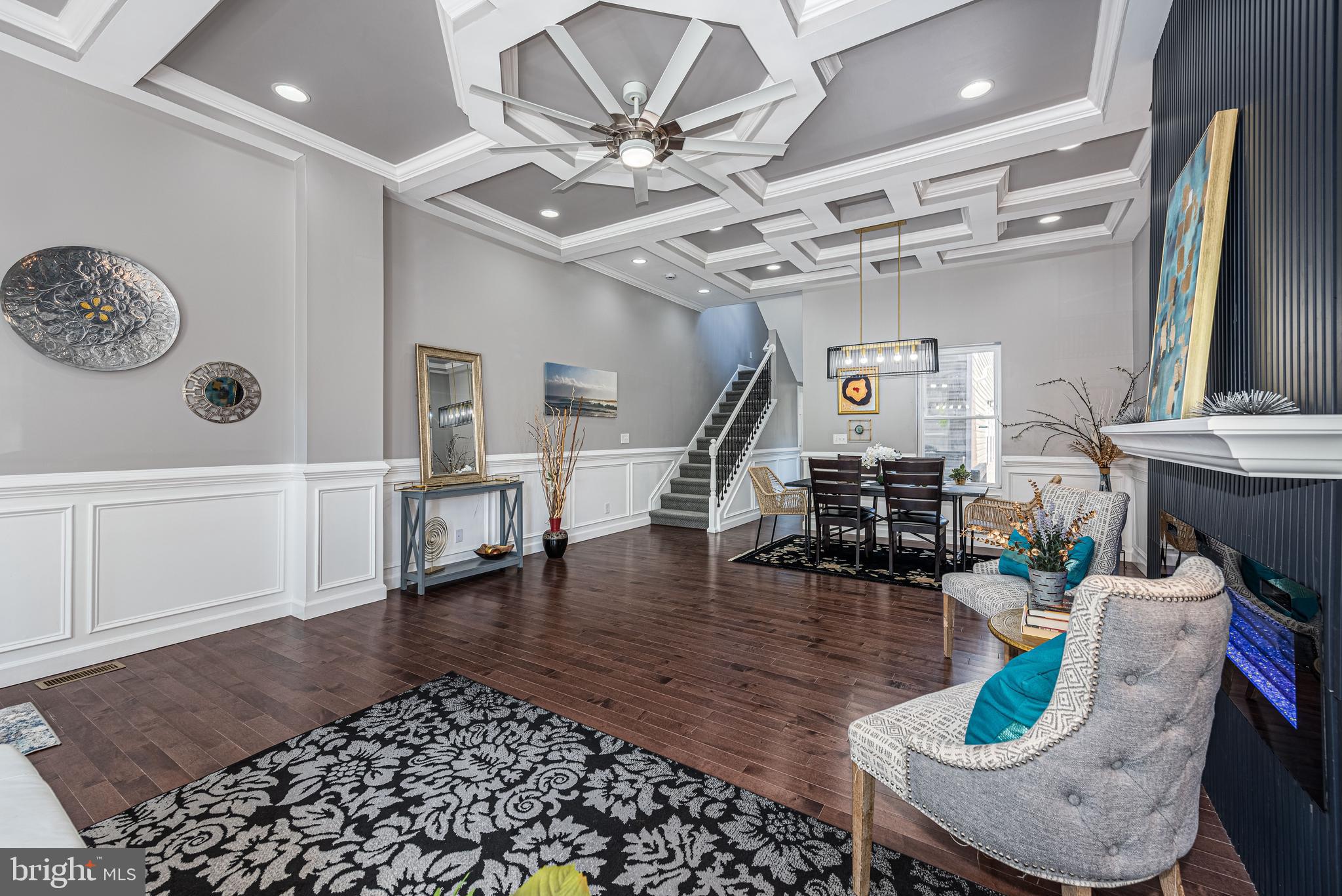 HOLLINS MARKET - Residential