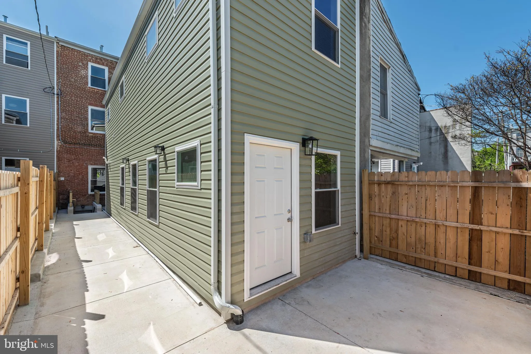 Baltimore, Maryland 21223, United States, 5 Bedrooms Bedrooms, ,4 BathroomsBathrooms,Residential,Pending,36381
