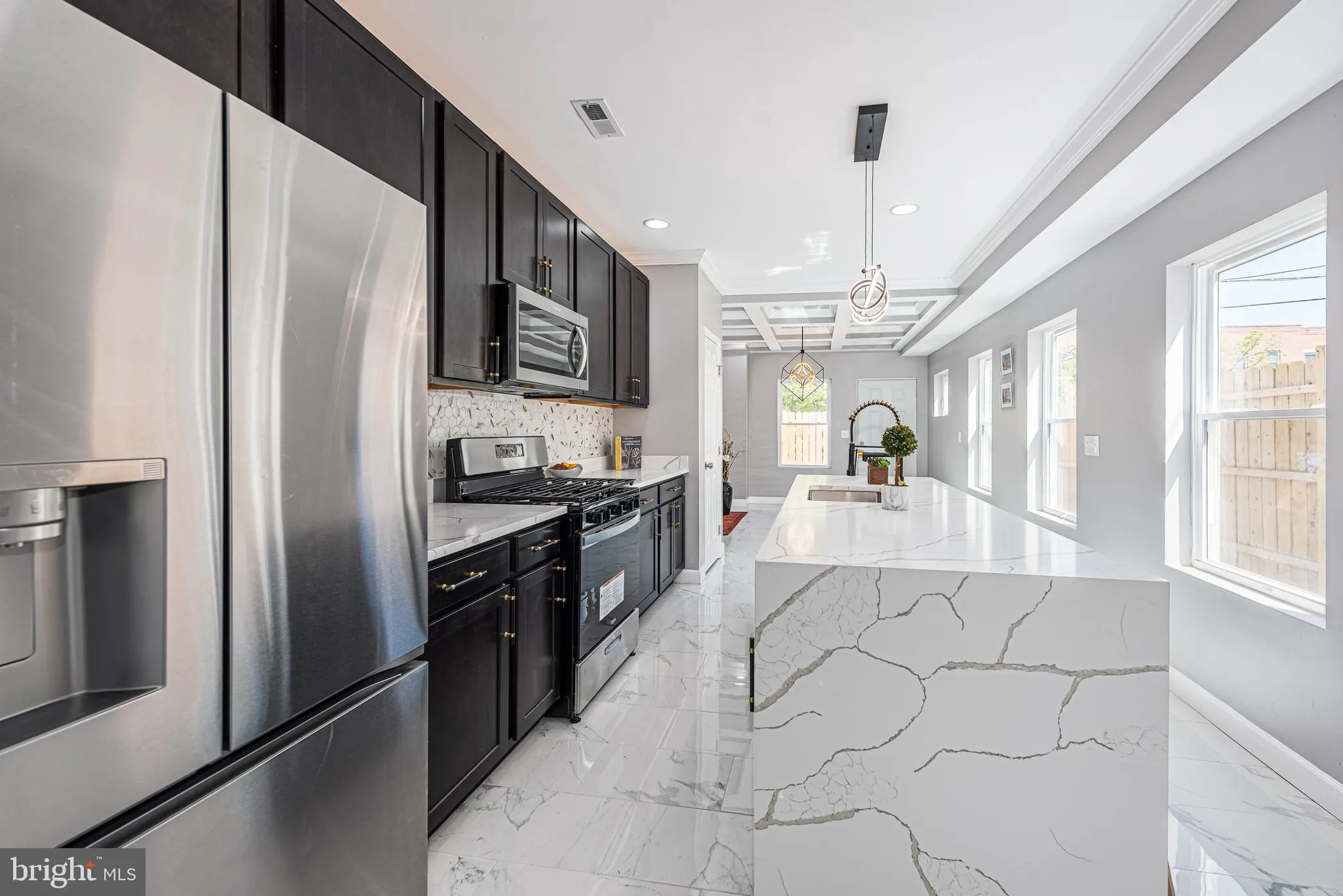 Baltimore, Maryland 21223, United States, 5 Bedrooms Bedrooms, ,4 BathroomsBathrooms,Residential,Pending,36381