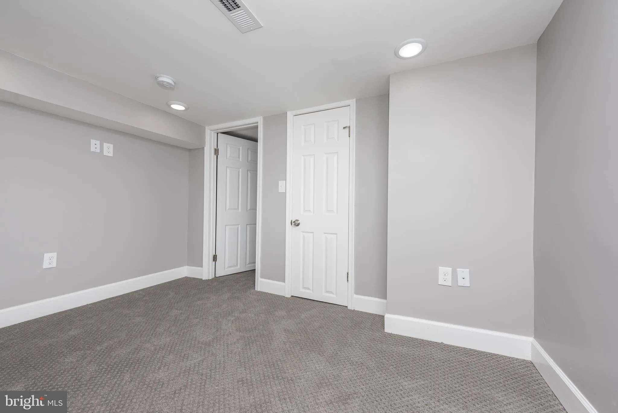 Baltimore, Maryland 21223, United States, 5 Bedrooms Bedrooms, ,4 BathroomsBathrooms,Residential,Pending,36381