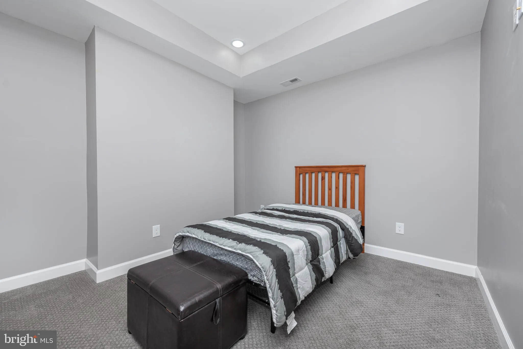 Baltimore, Maryland 21223, United States, 5 Bedrooms Bedrooms, ,4 BathroomsBathrooms,Residential,Pending,36381