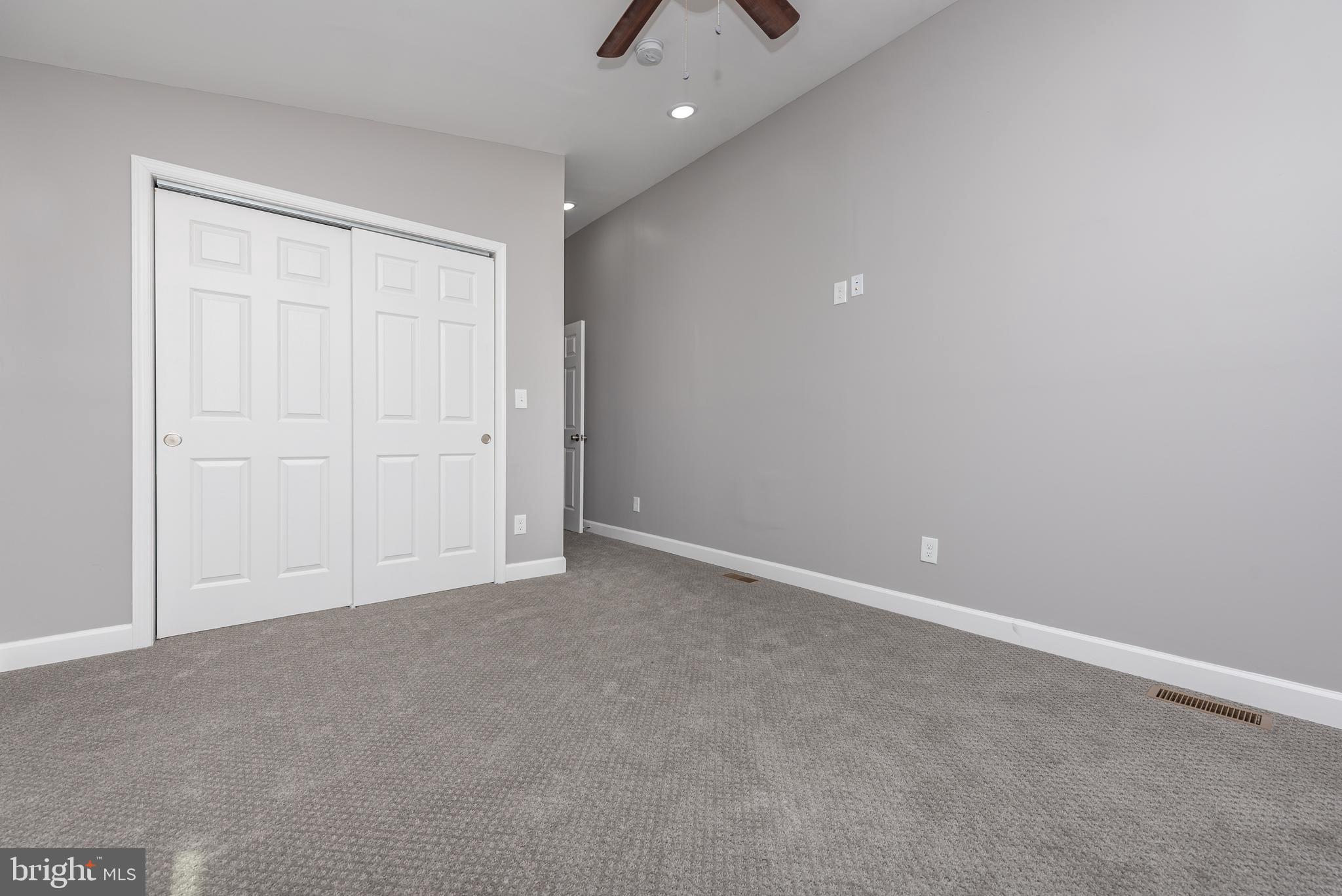 HOLLINS MARKET - Residential