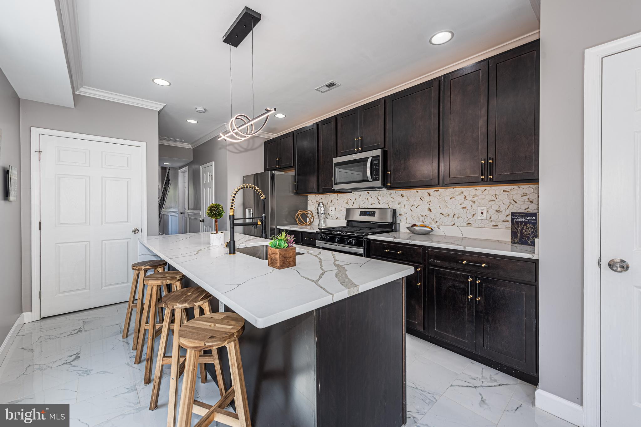 HOLLINS MARKET - Residential