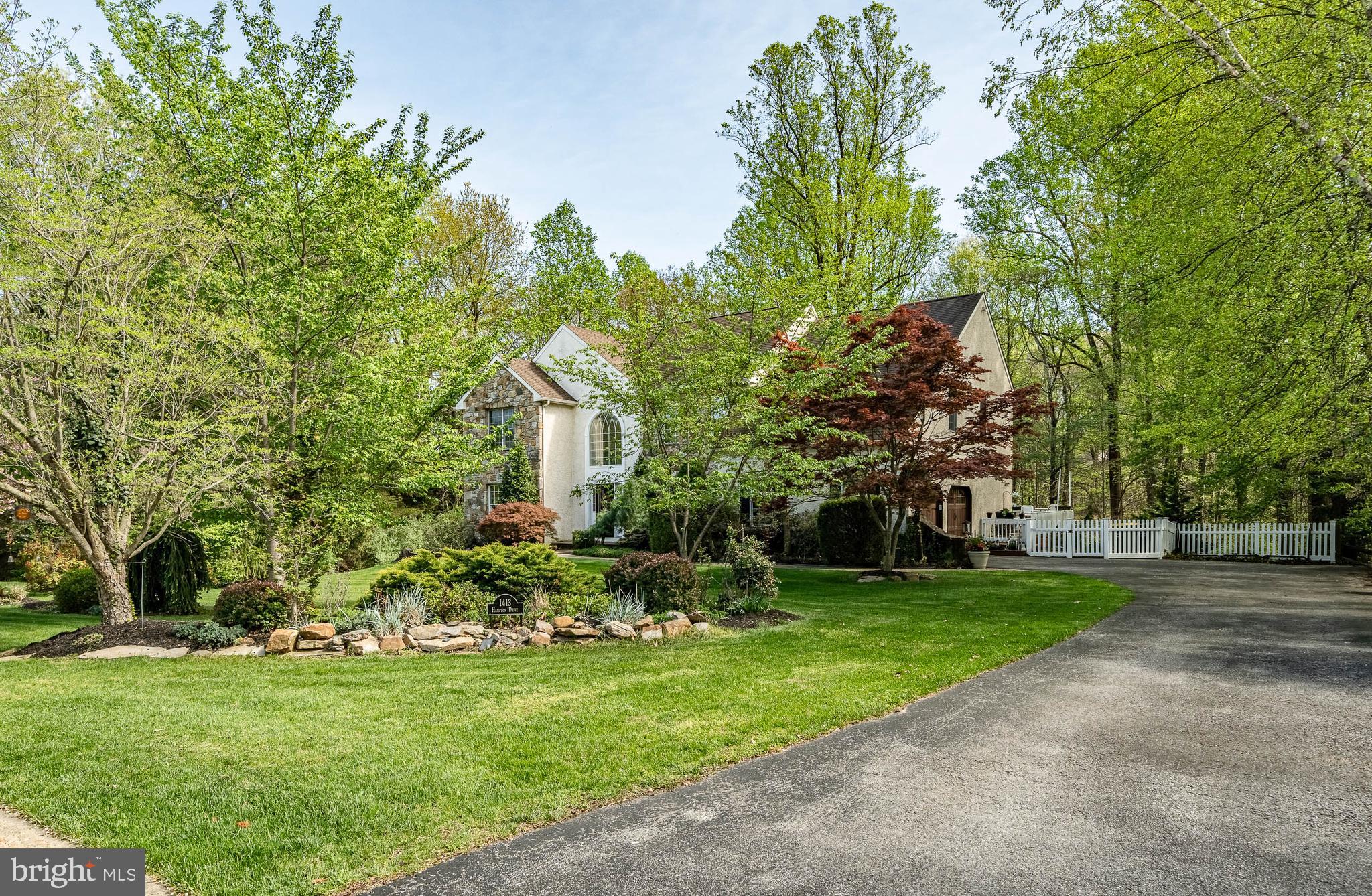 1413 HAMPTON DRIVE