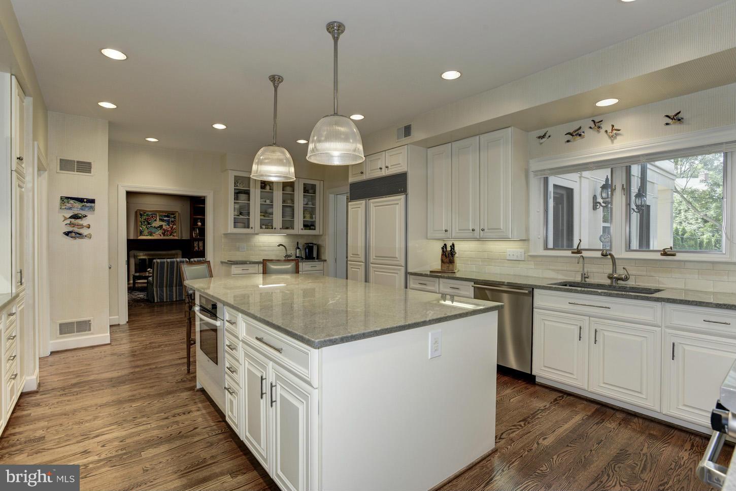 CHEVY CHASE - Residential