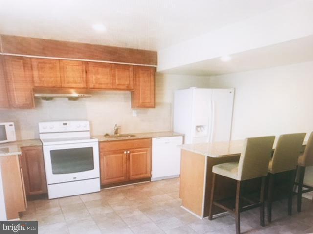 CEDAR HUNT - Residential Lease