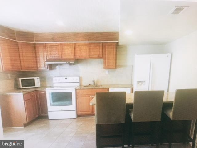 CEDAR HUNT - Residential Lease