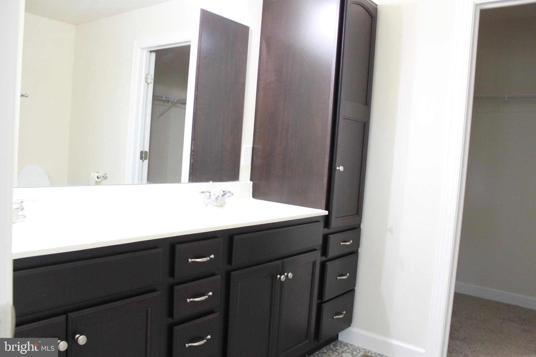 WOODLAND HILLS - Residential