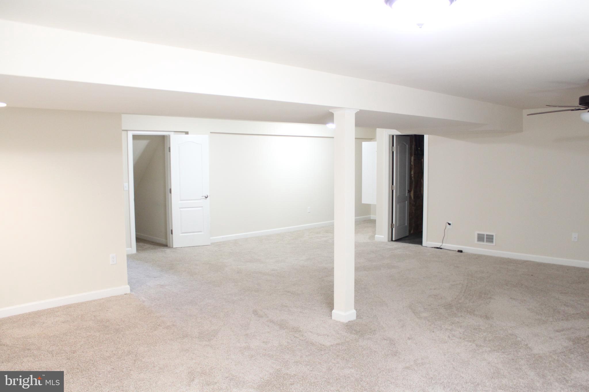 WOODLAND HILLS - Residential