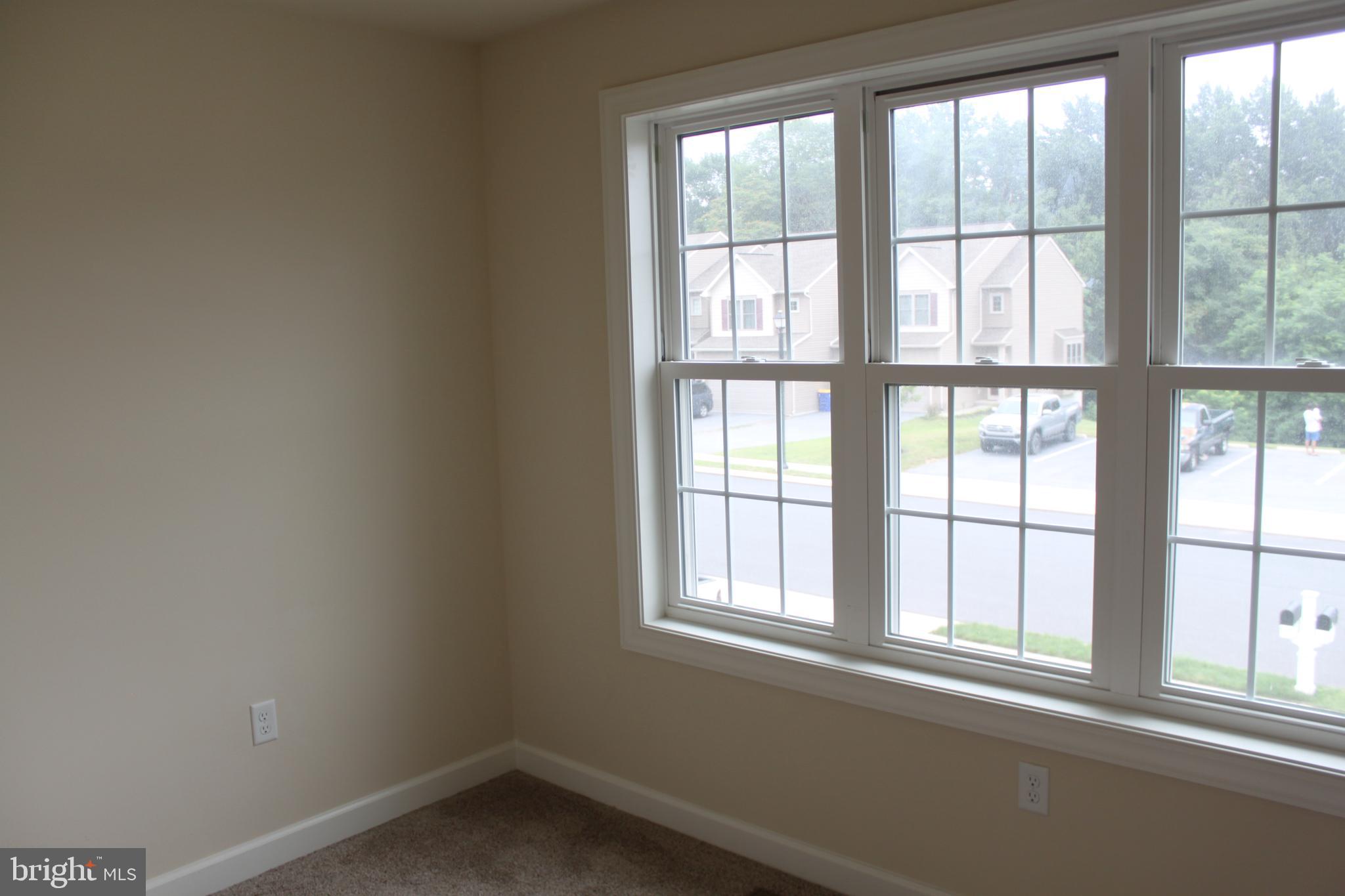 WOODLAND HILLS - Residential