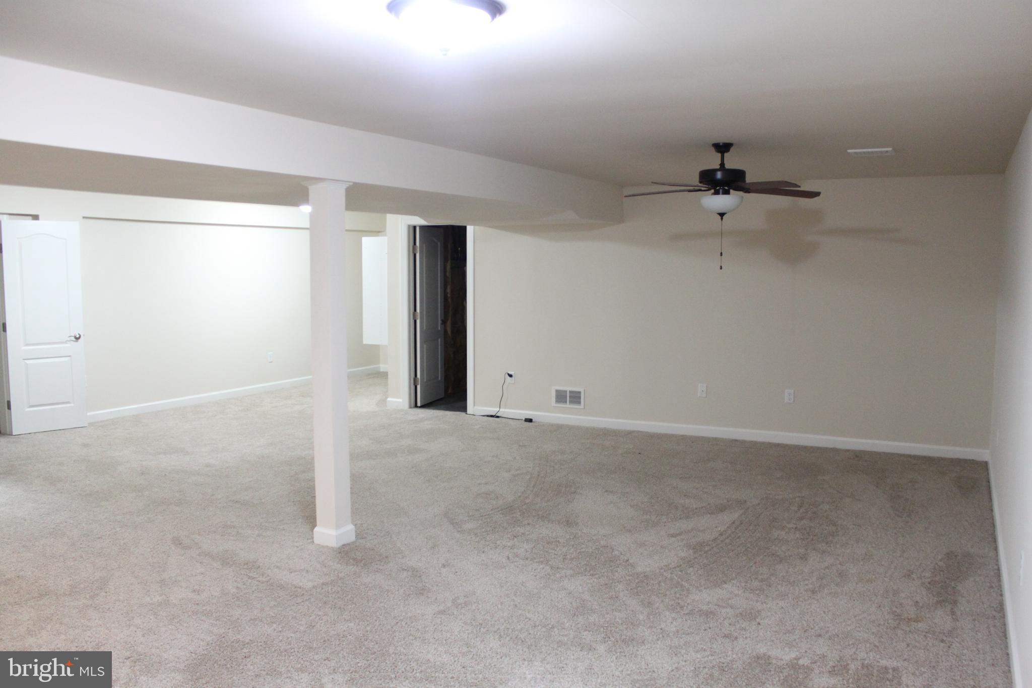 WOODLAND HILLS - Residential