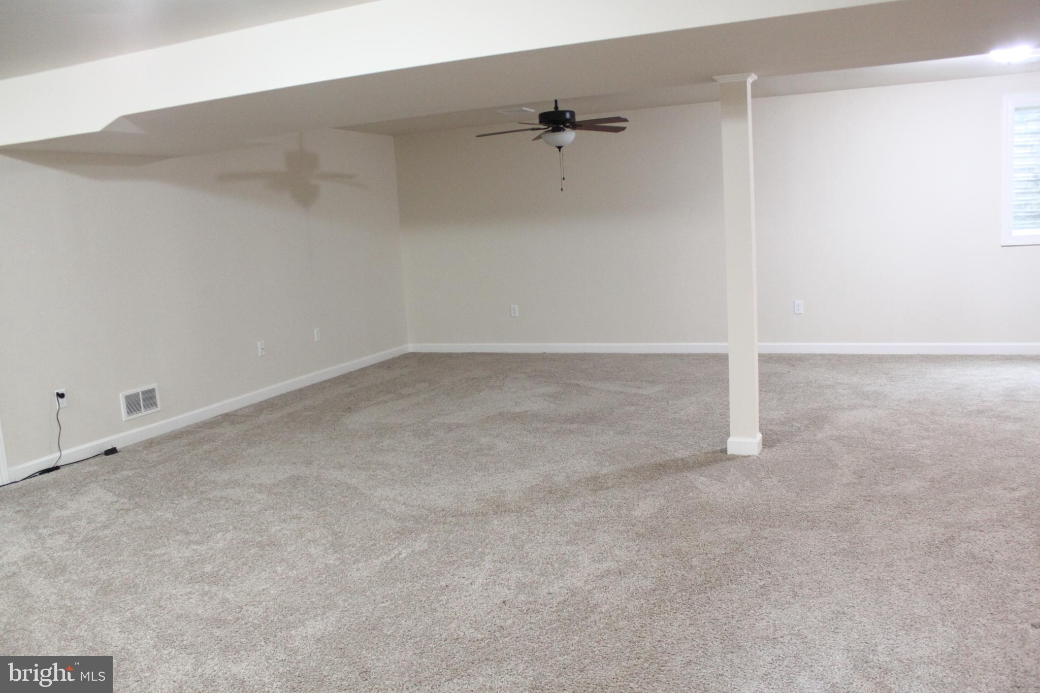 WOODLAND HILLS - Residential