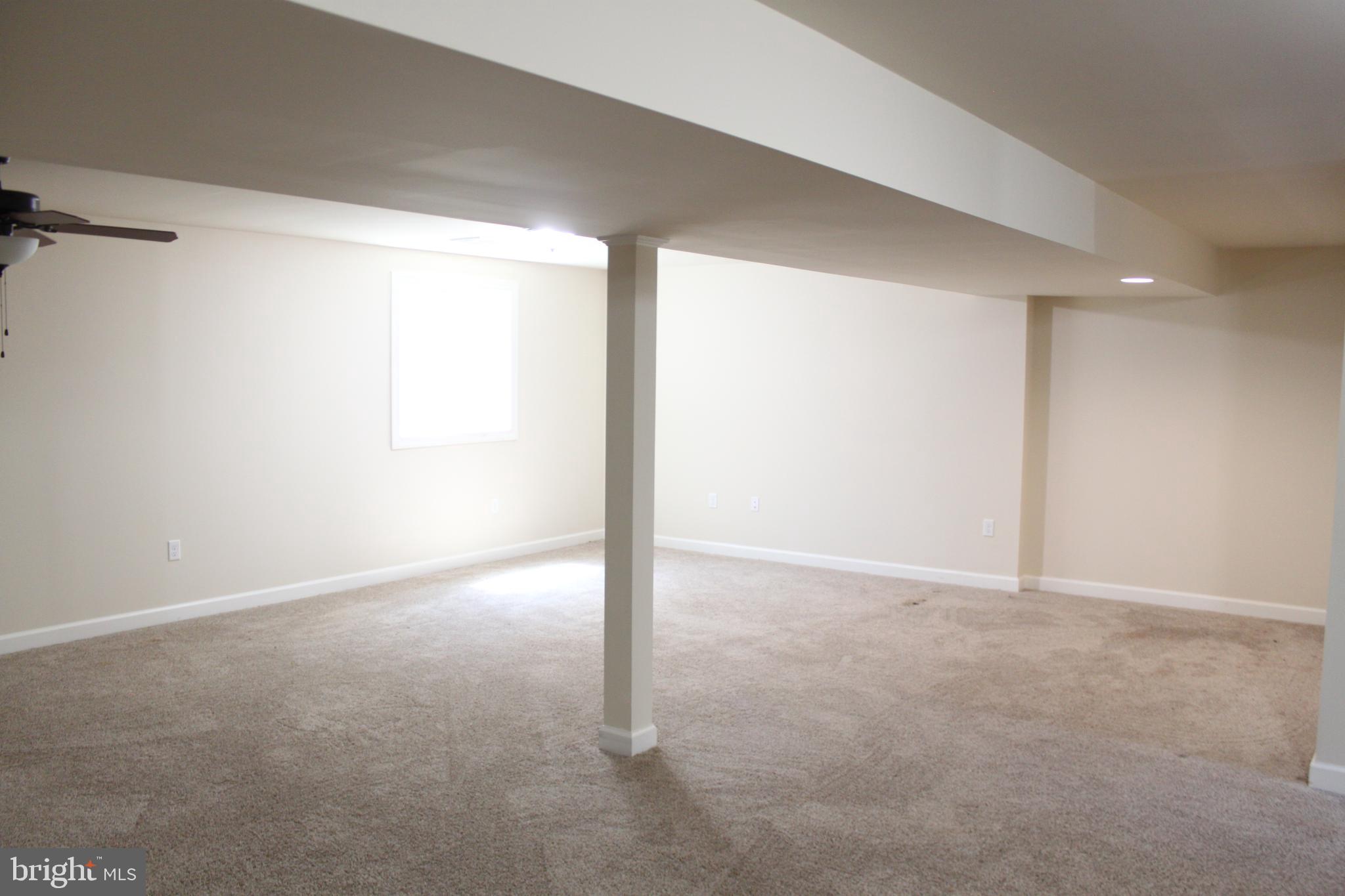 WOODLAND HILLS - Residential