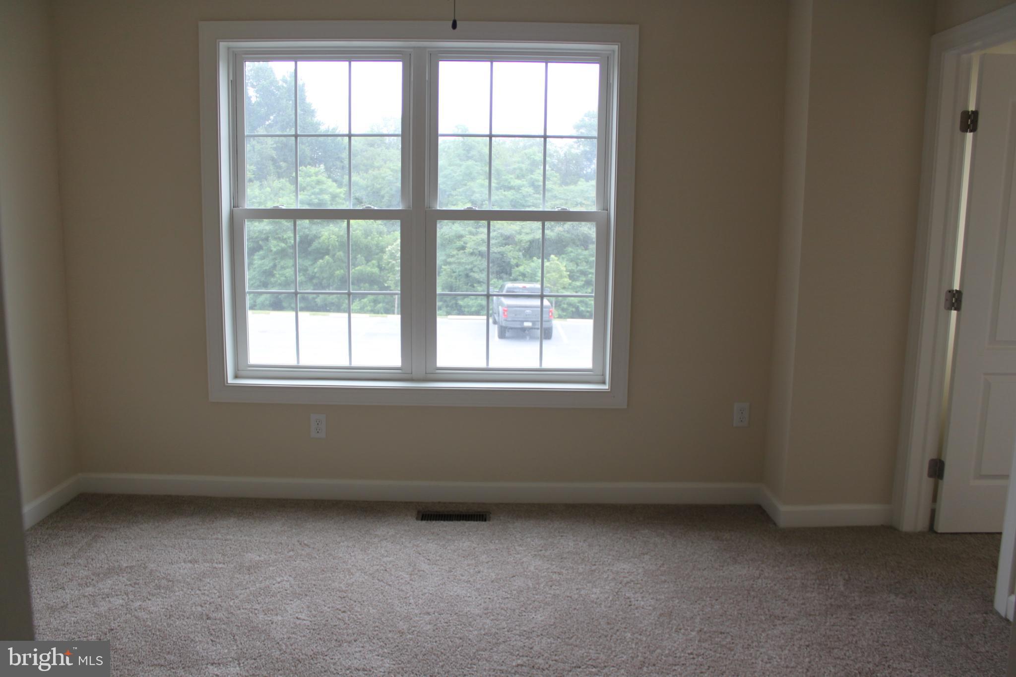 WOODLAND HILLS - Residential