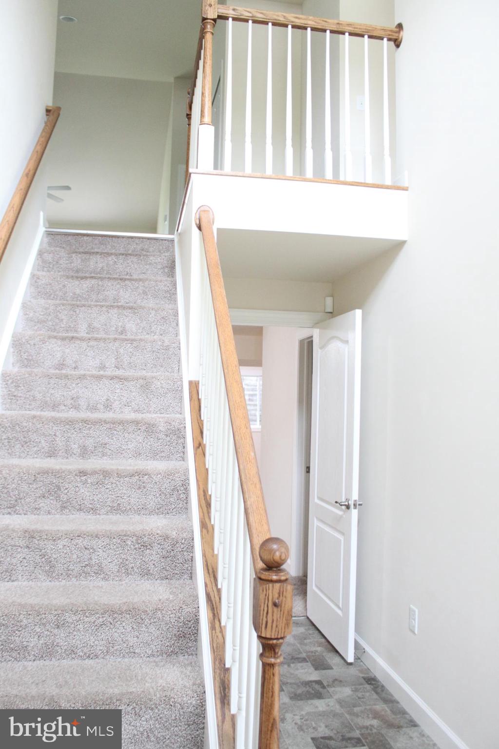 WOODLAND HILLS - Residential