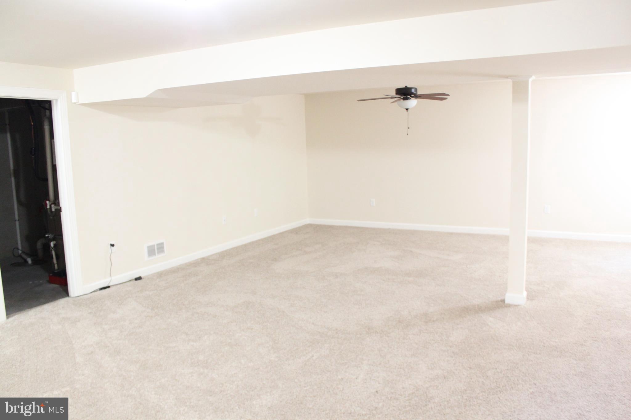 WOODLAND HILLS - Residential