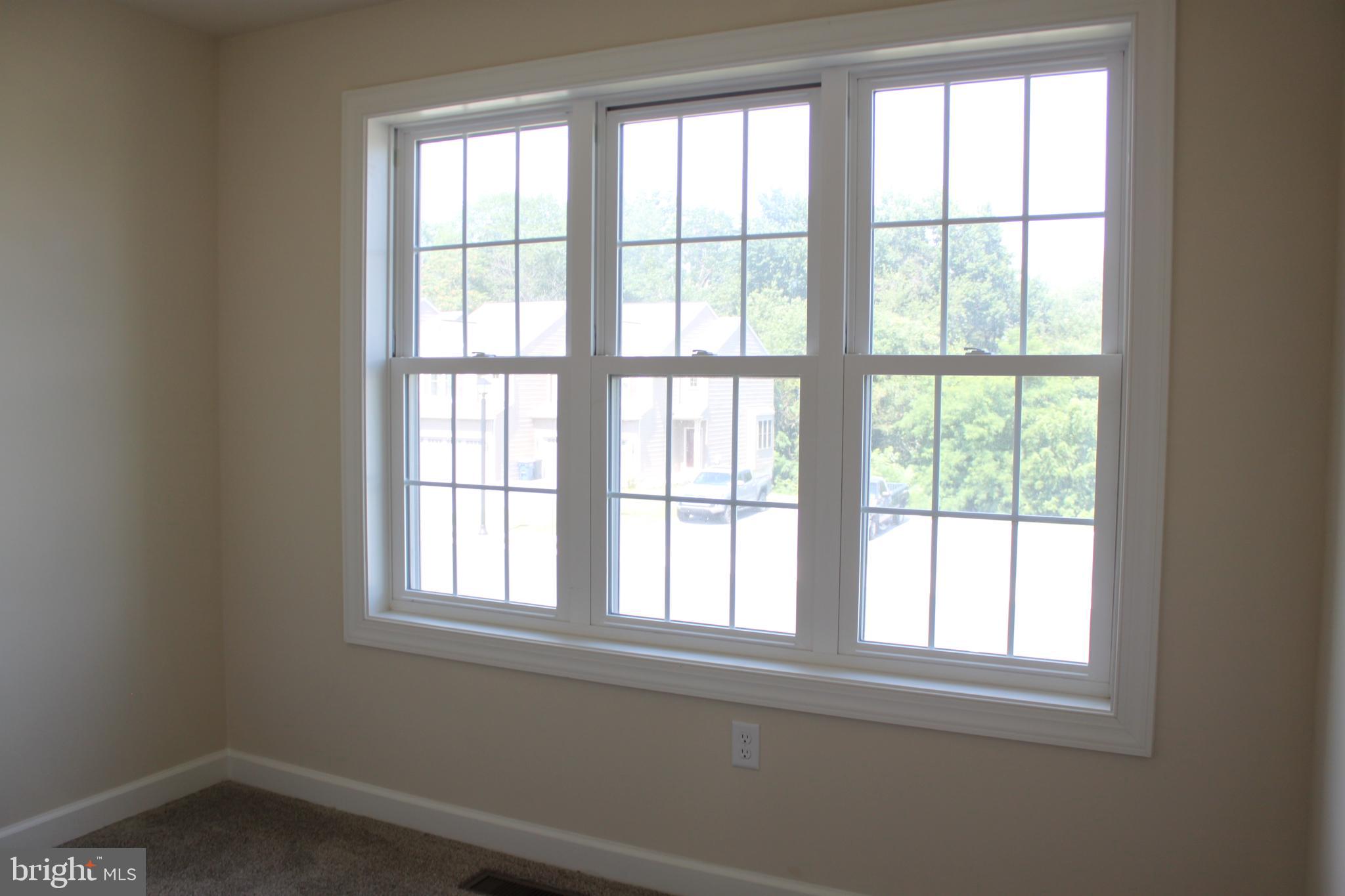 WOODLAND HILLS - Residential