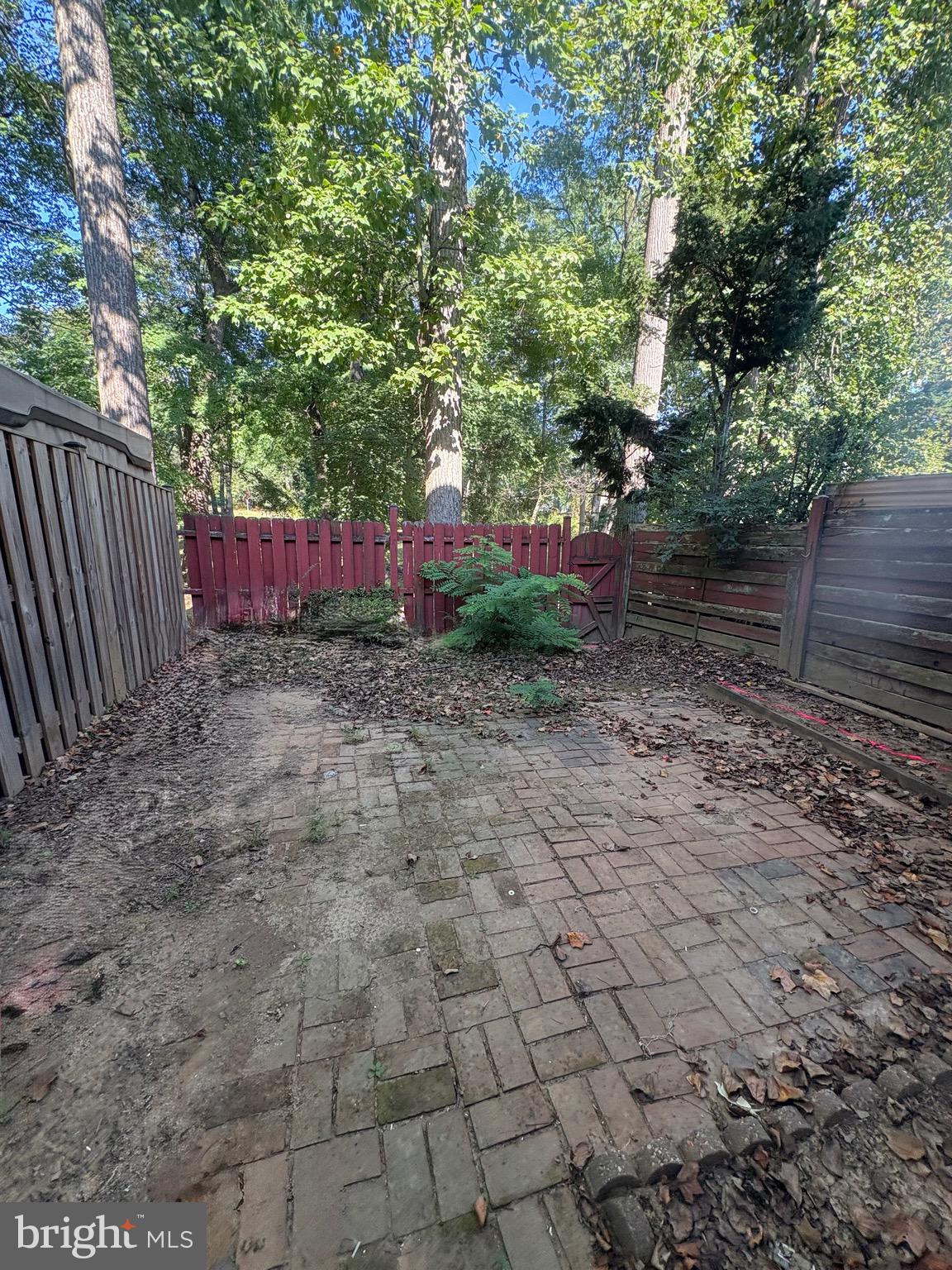 PINEWOOD GREENS - Residential Lease