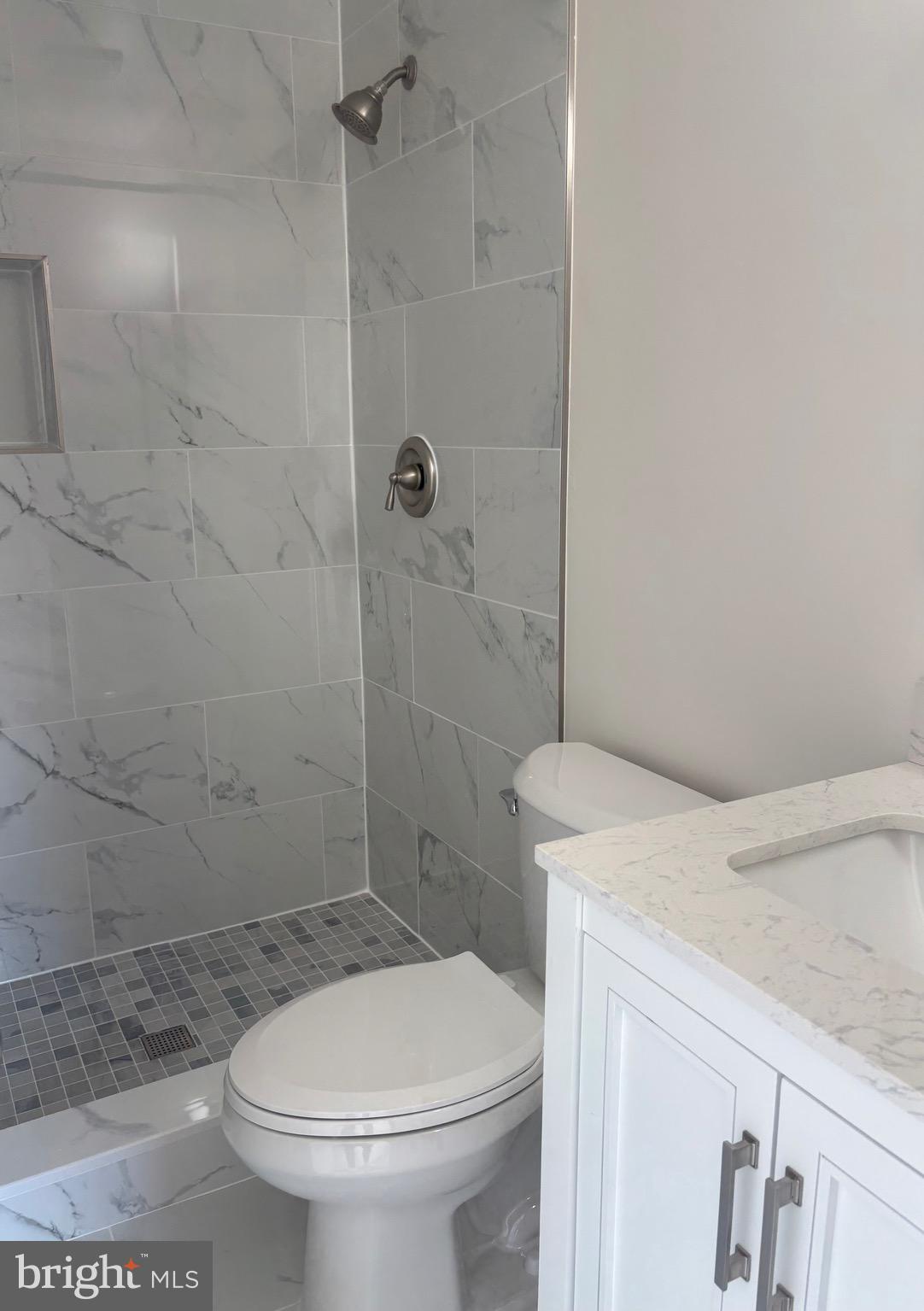 PINEWOOD GREENS - Residential Lease