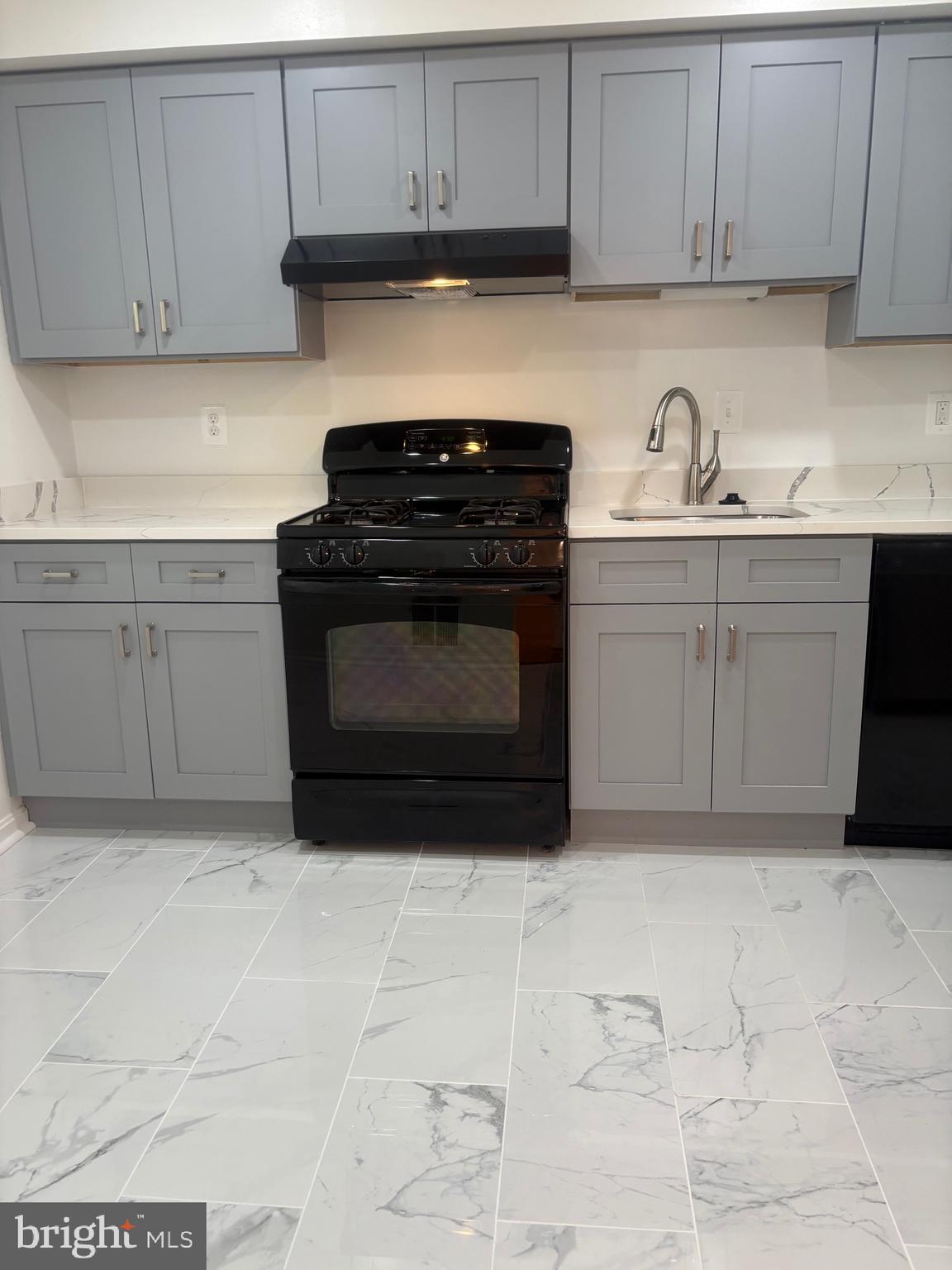 PINEWOOD GREENS - Residential Lease