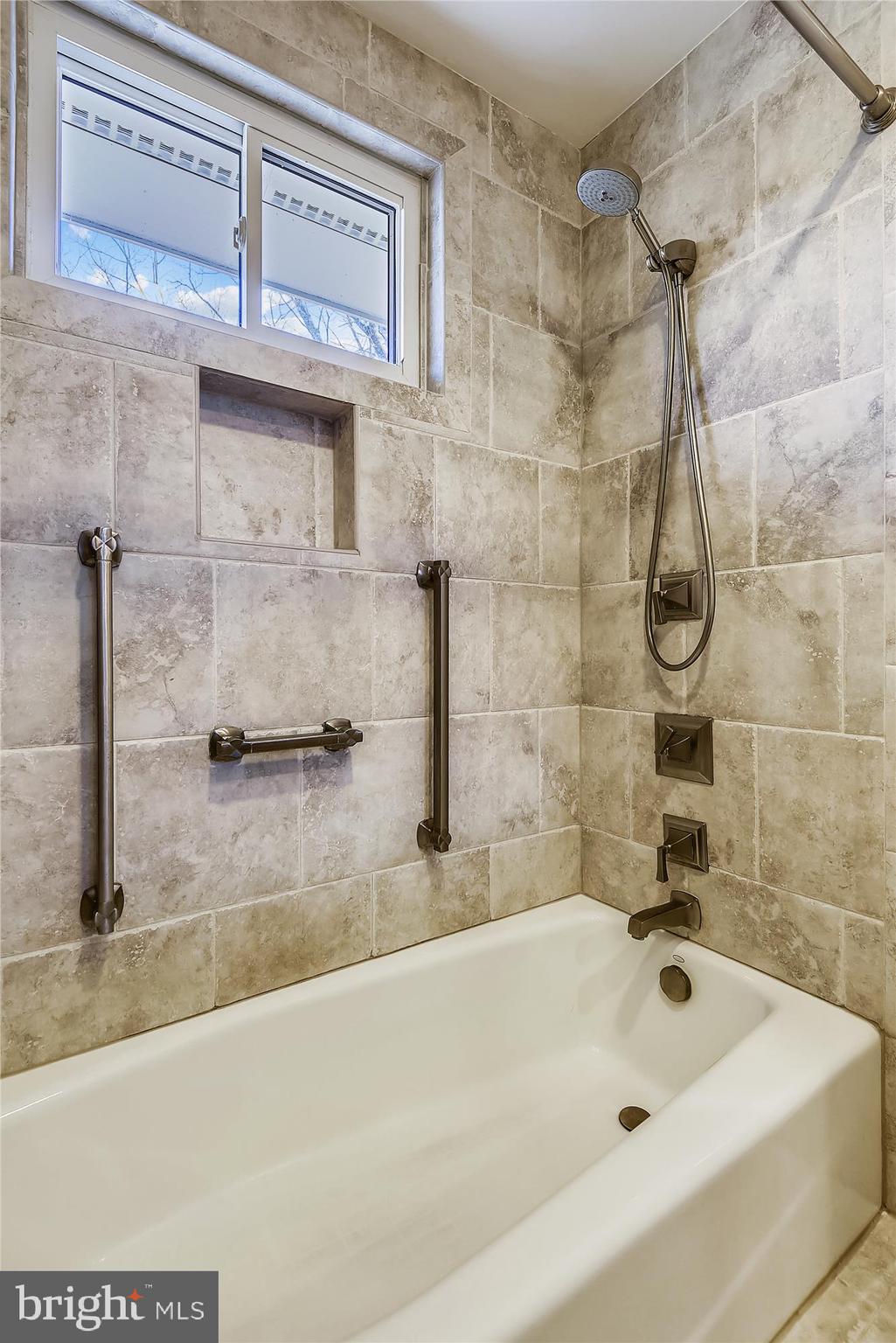 ARLINGWOOD - Residential