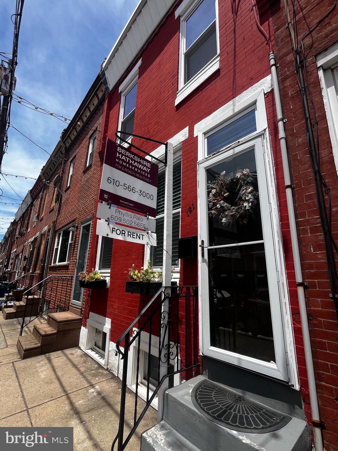 121 MERCY STREET