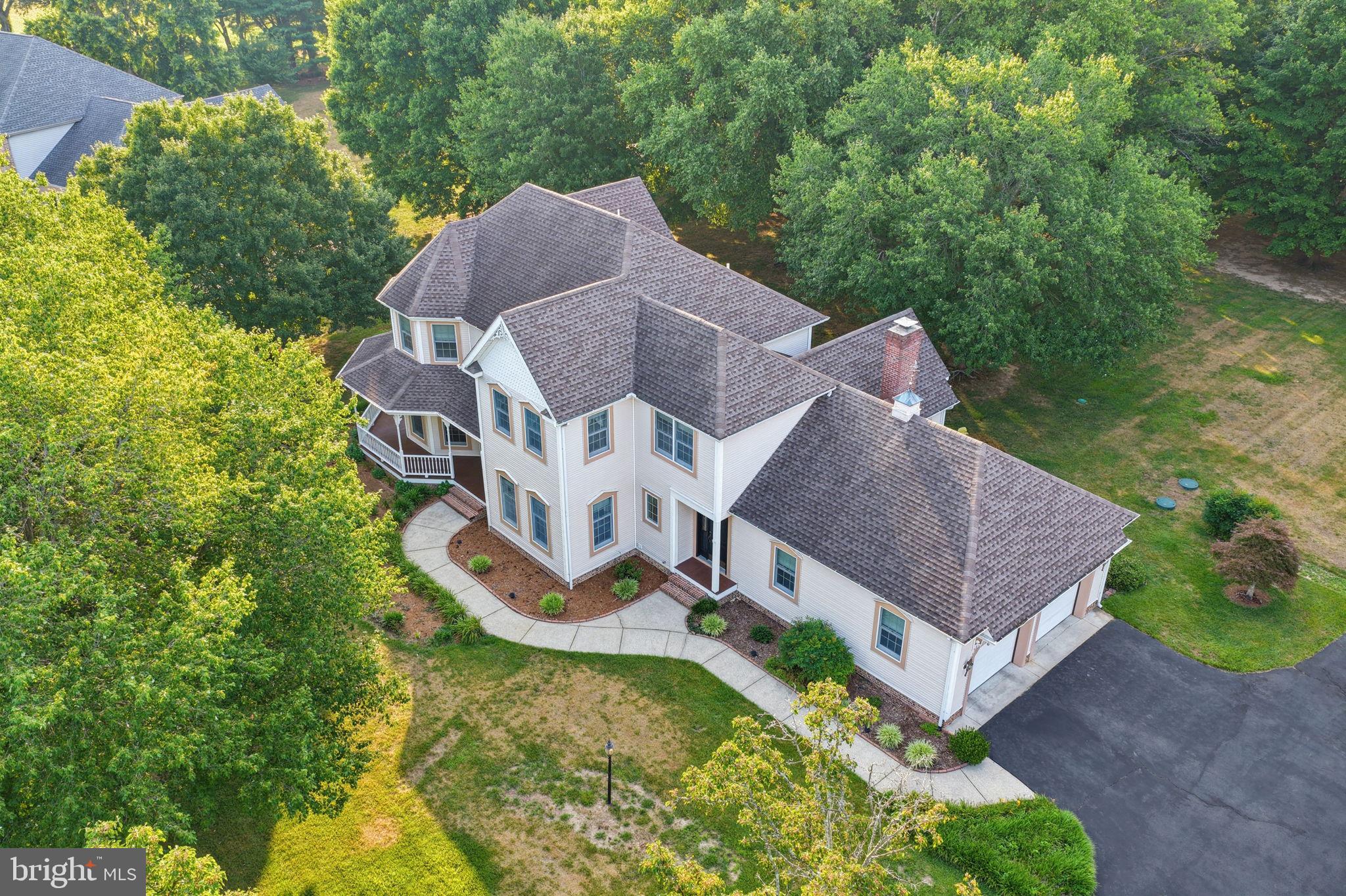 4 WOODCOCK COURT