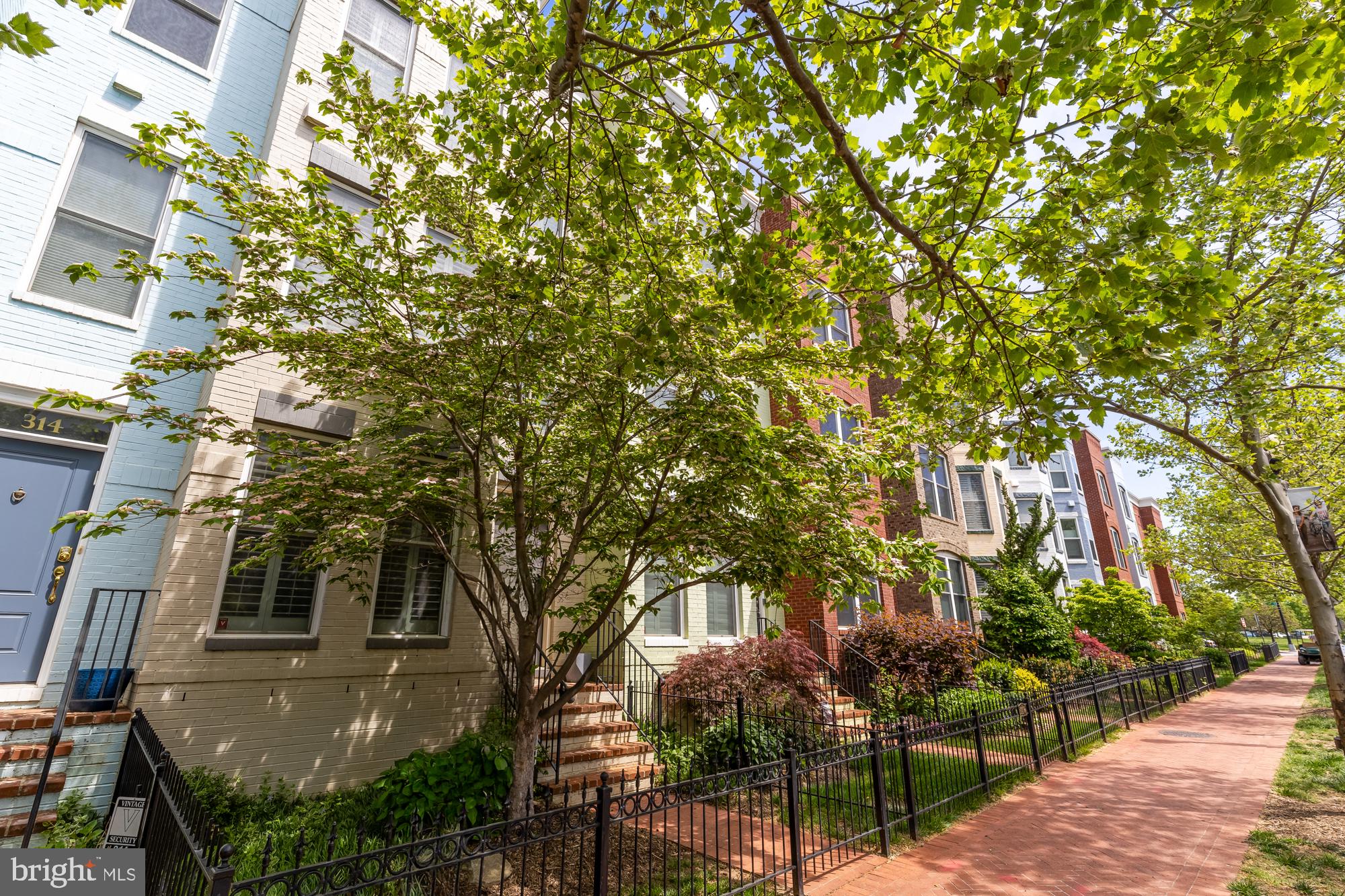 316 I STREET SE