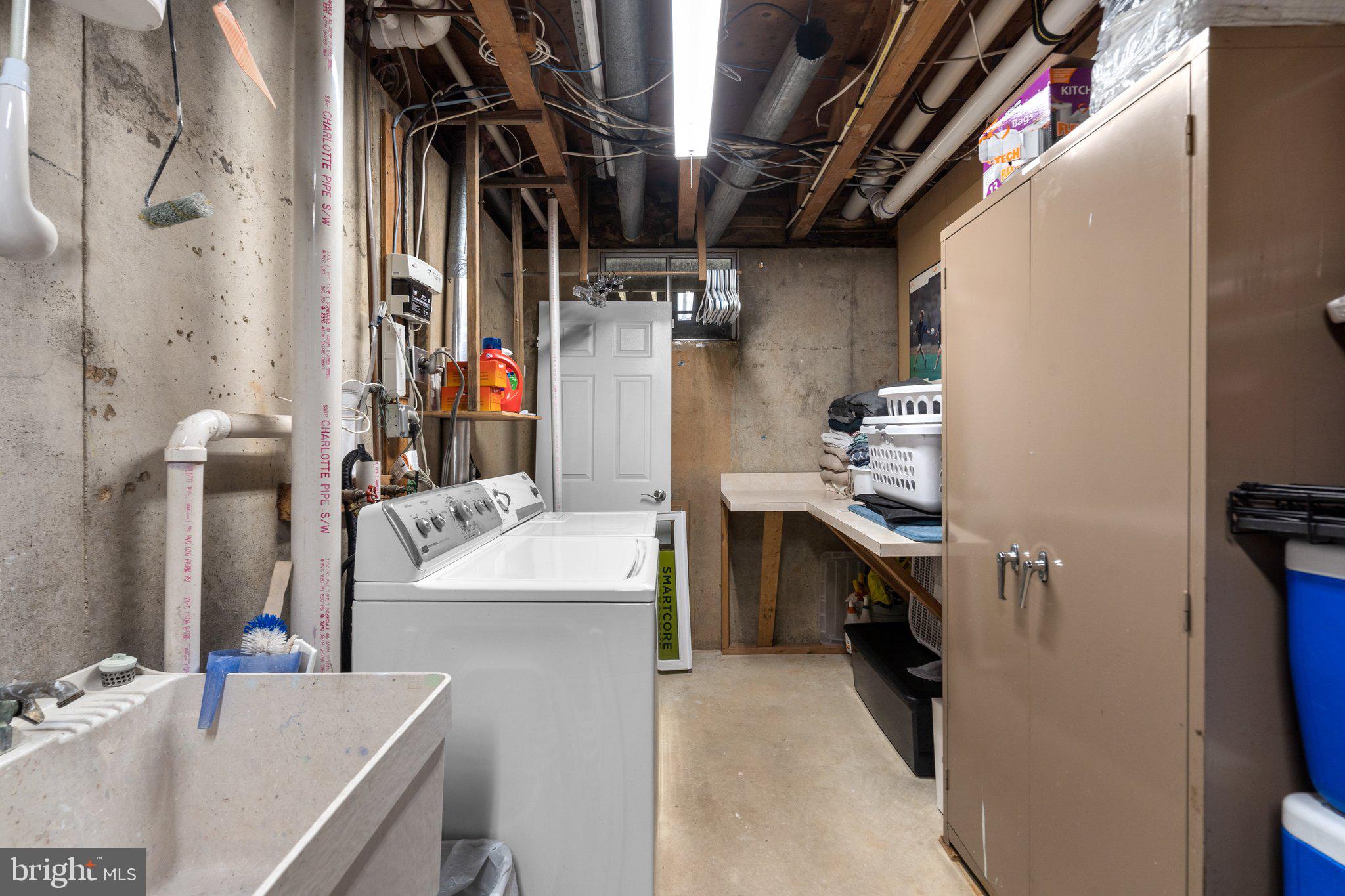 BROOKEVILLE KNOLLS - Residential